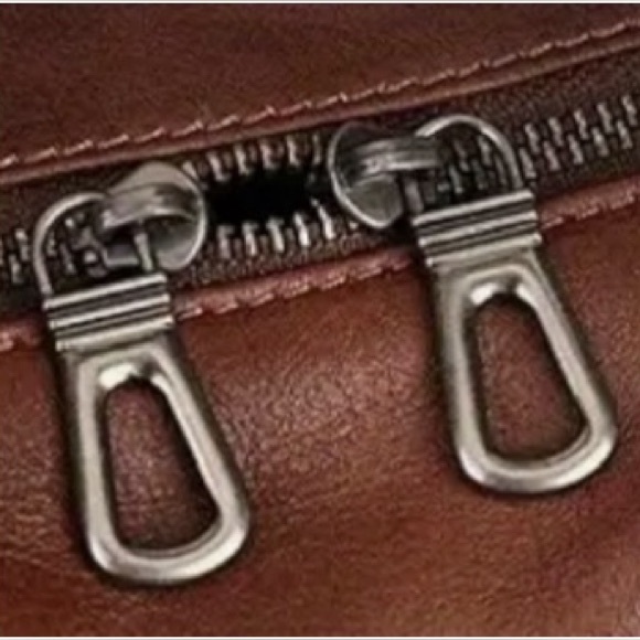 Mahogany LEATHER doctor bag/handbag. Versatile styling w/scarf shoulder strap. - Picture 13 of 13